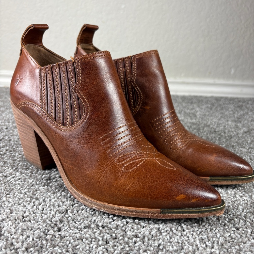 Frye Faye Shootie Caramel Pull Up Leather Ankle Boots Western Style Size 7.5